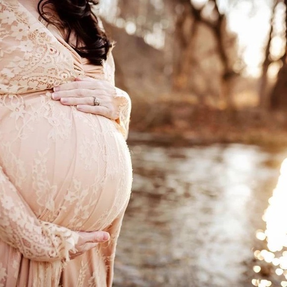 NWOT Lace Maternity Photoshoot Gown; Plus Dress Size: 12-16; Color: Apricot - Picture 7 of 10